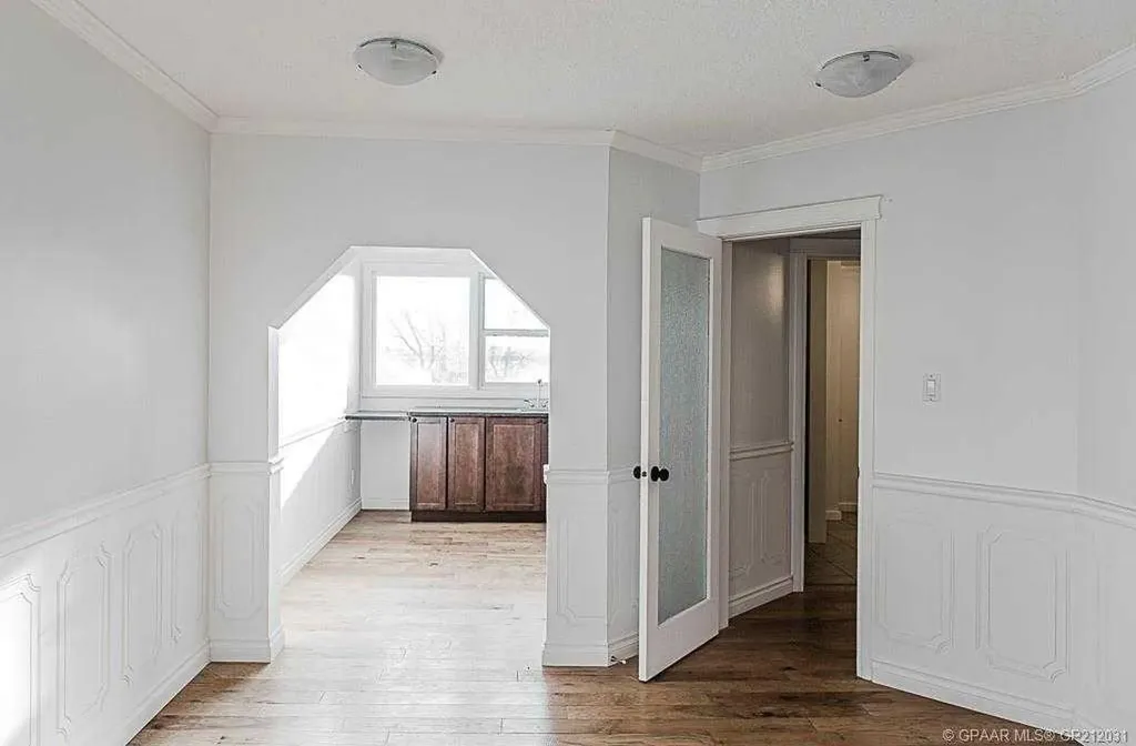 9731 100 Avenue Grande Prairie AB T8V 0T5