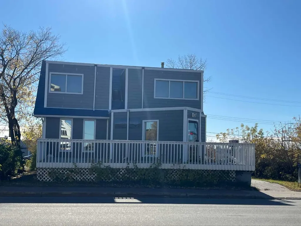 9731 100 Avenue Grande Prairie AB T8V 0T5