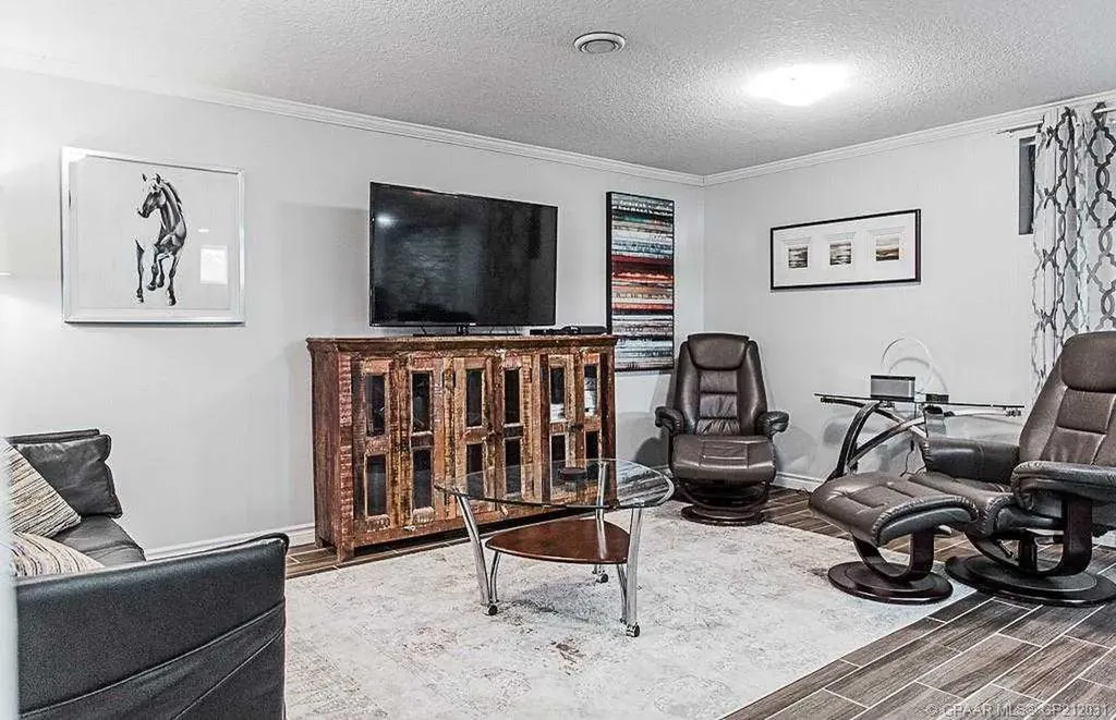 9731 100 Avenue Grande Prairie AB T8V 0T5