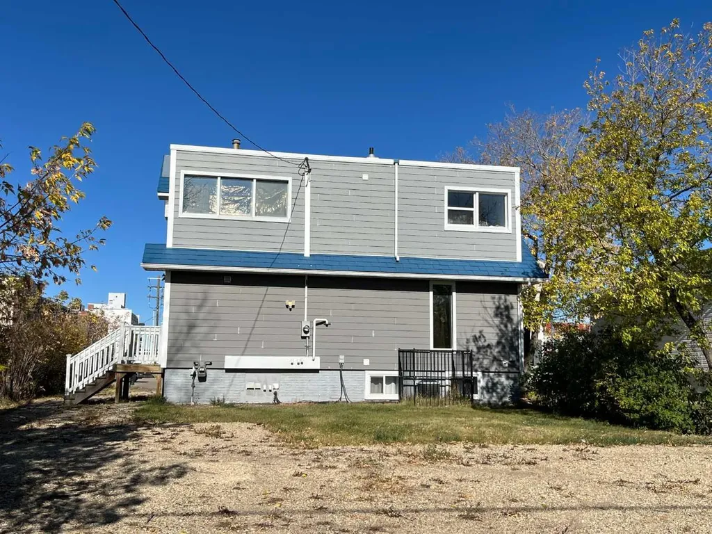 9731 100 Avenue Grande Prairie AB T8V 0T5