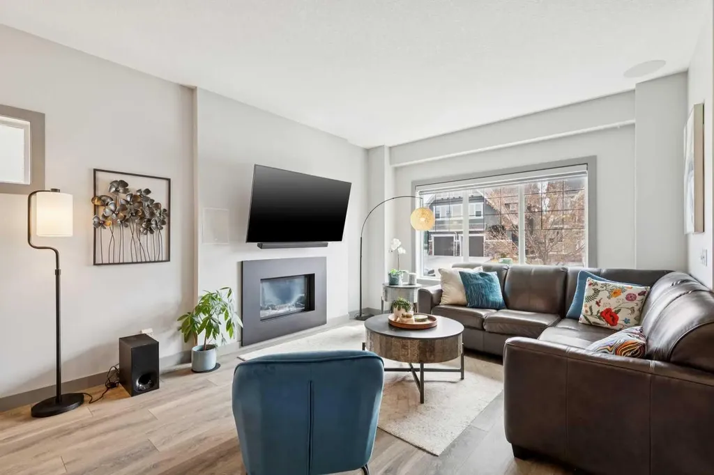 216 Mahogany Grove SE Calgary AB T3M 1W8