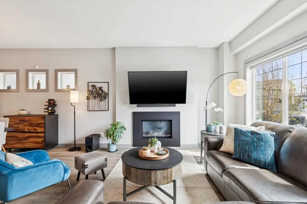 216 Mahogany Grove SE Calgary AB T3M 1W8
