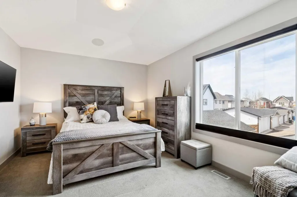 216 Mahogany Grove SE Calgary AB T3M 1W8