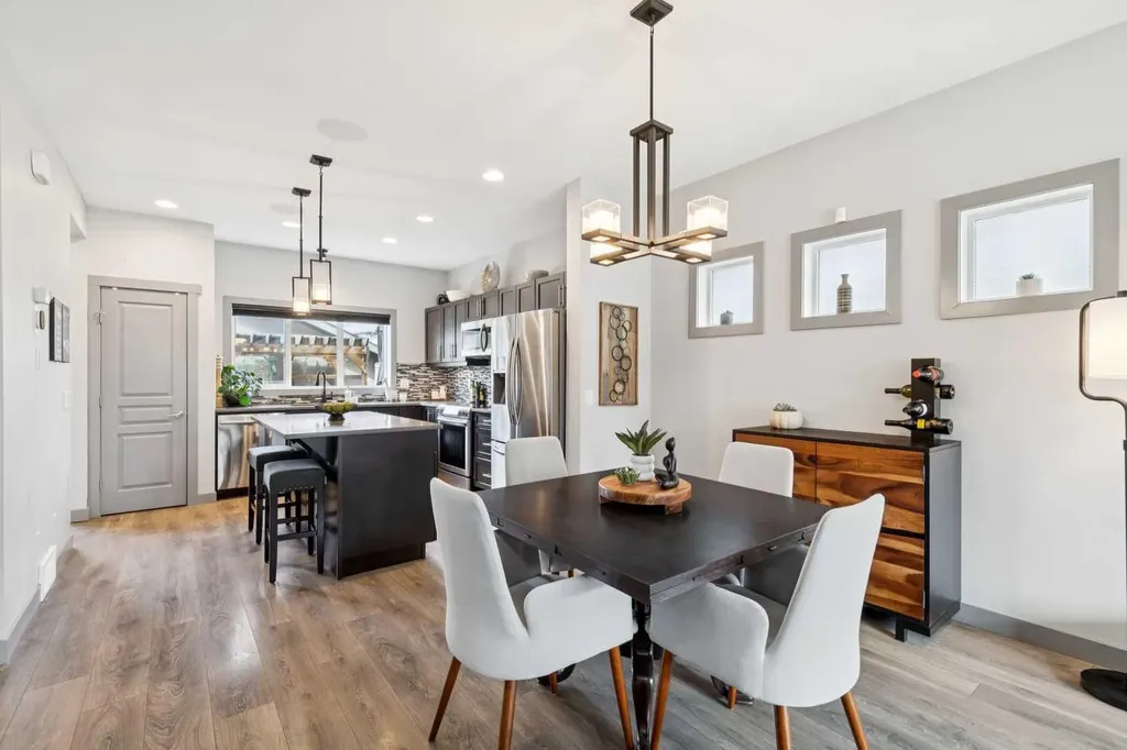 216 Mahogany Grove SE Calgary AB T3M 1W8