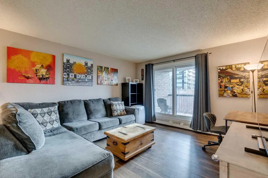 220 13 Avenue SW Calgary AB T2R1L6