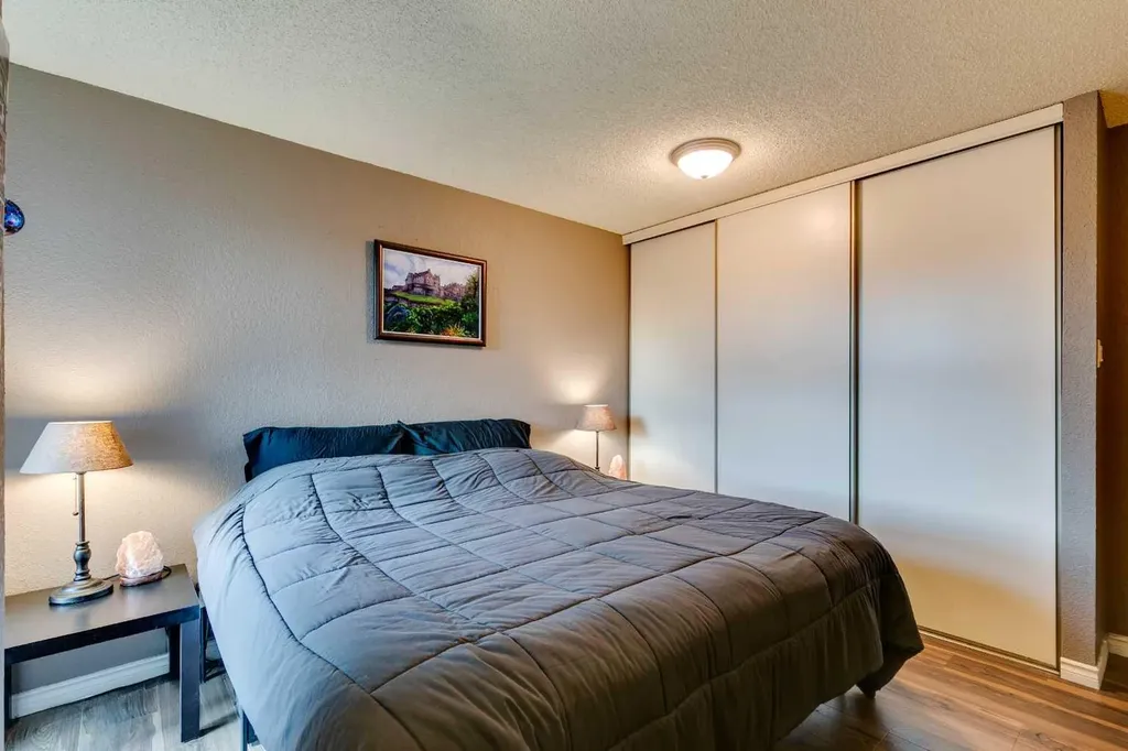 220 13 Avenue SW Calgary AB T2R1L6