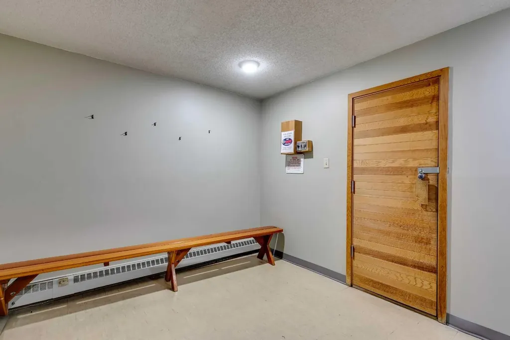 220 13 Avenue SW Calgary AB T2R1L6