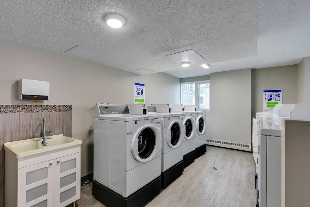 220 13 Avenue SW Calgary AB T2R1L6