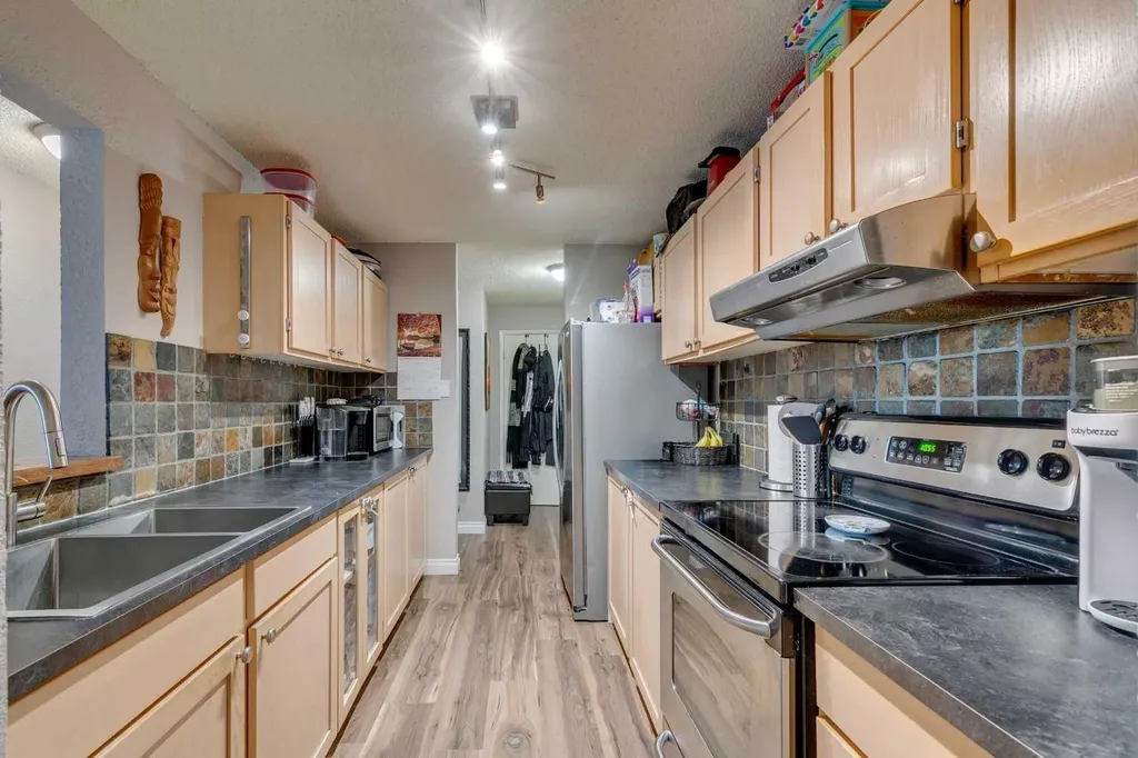 220 13 Avenue SW Calgary AB T2R1L6
