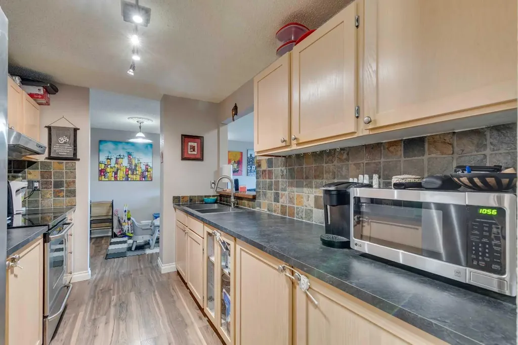 220 13 Avenue SW Calgary AB T2R1L6