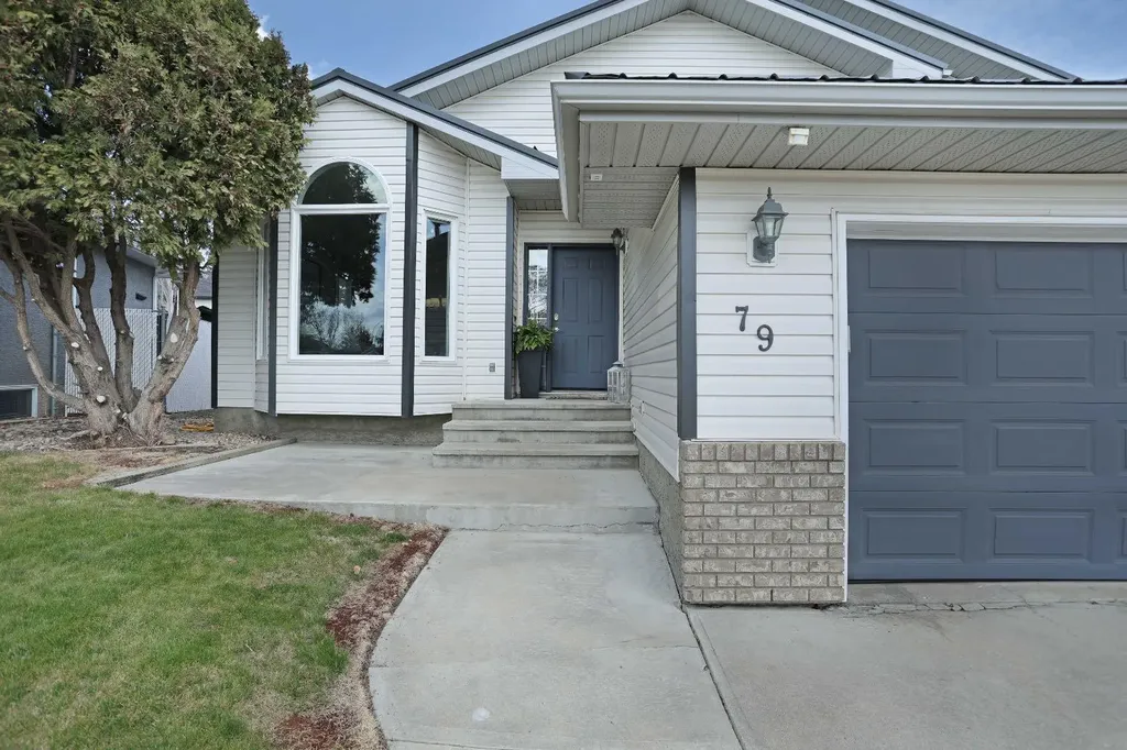 79 Parkland Close E Brooks AB T1R 0M2