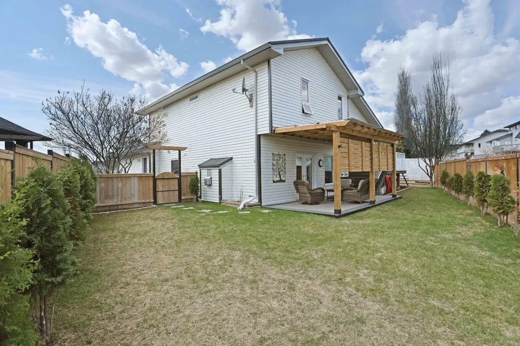 79 Parkland Close E Brooks AB T1R 0M2