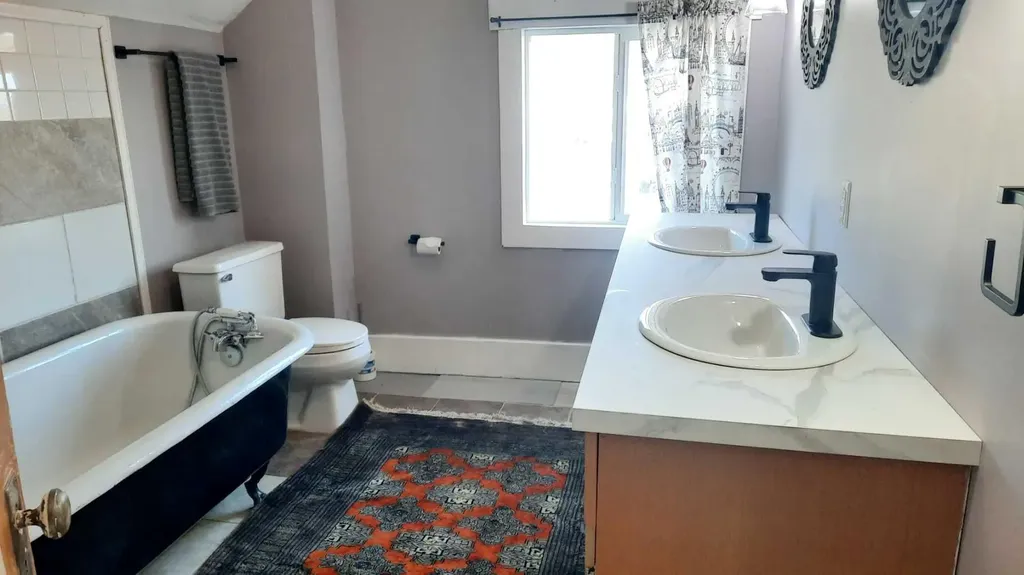 274 3 Street W Drumheller AB T0J0Y4