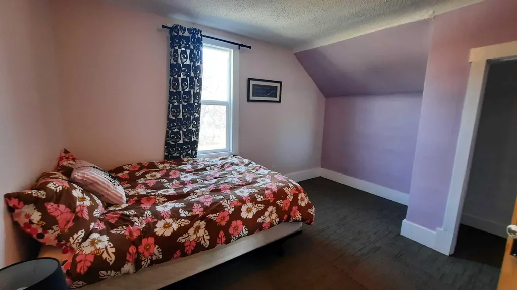 274 3 Street W Drumheller AB T0J0Y4