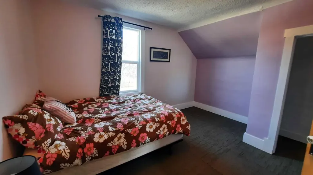 274 3 Street W Drumheller AB T0J0Y4