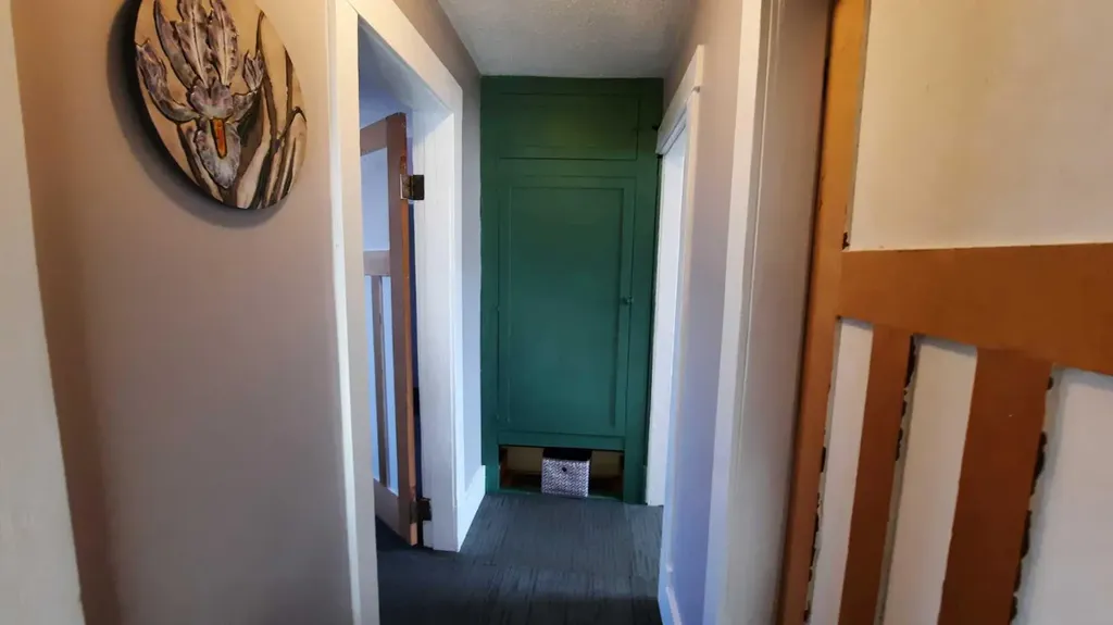 274 3 Street W Drumheller AB T0J0Y4