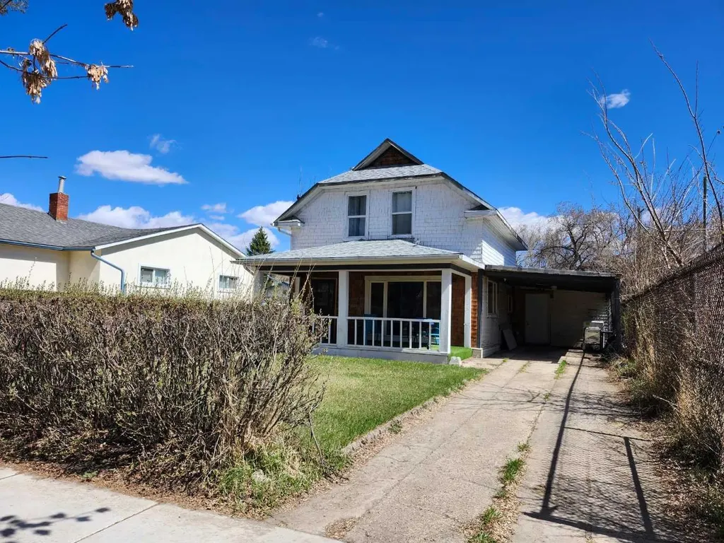 274 3 Street W Drumheller AB T0J0Y4