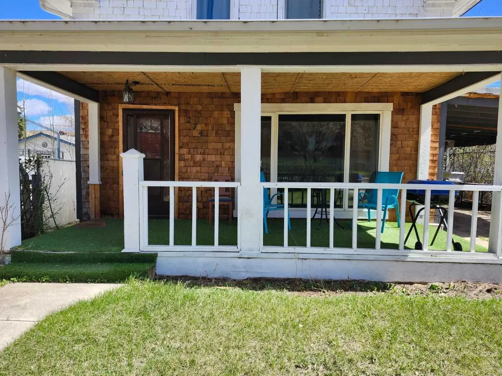 274 3 Street W Drumheller AB T0J0Y4