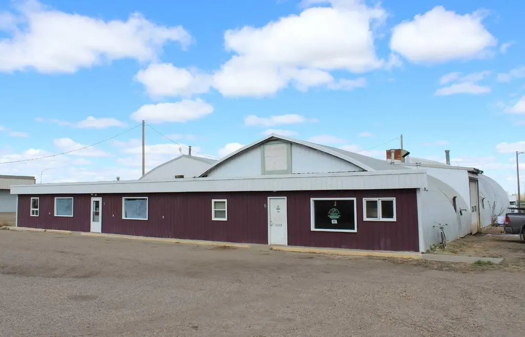 143078 15 Avenue W Brooks AB T1R 0V5