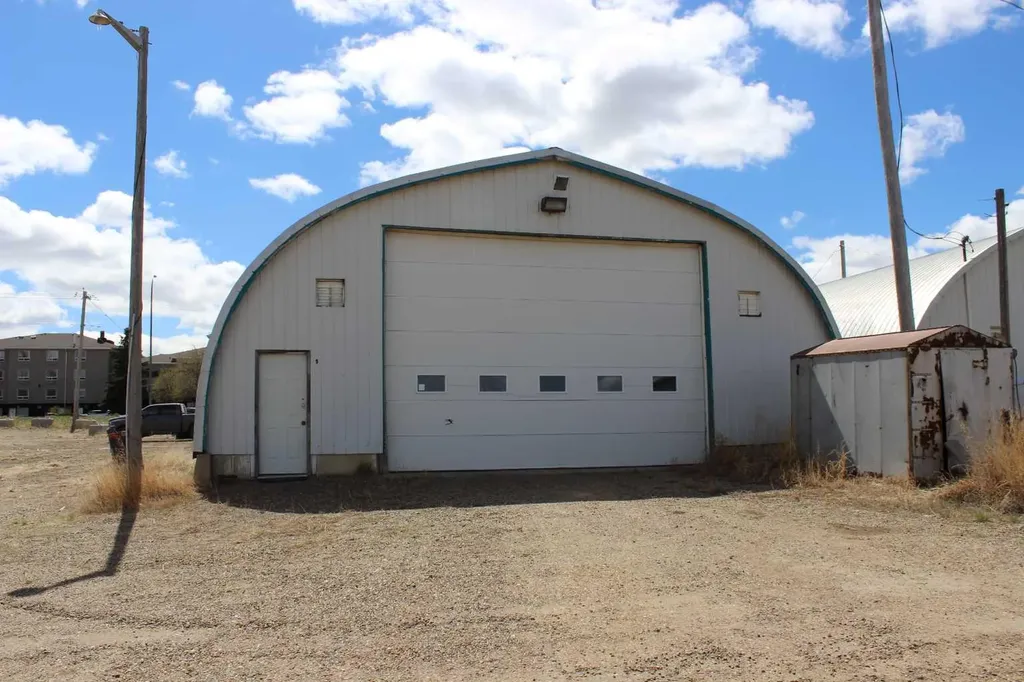 143078 15 Avenue W Brooks AB T1R 0V5