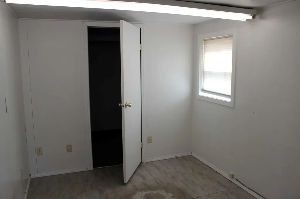 143078 15 Avenue W Brooks AB T1R 0V5