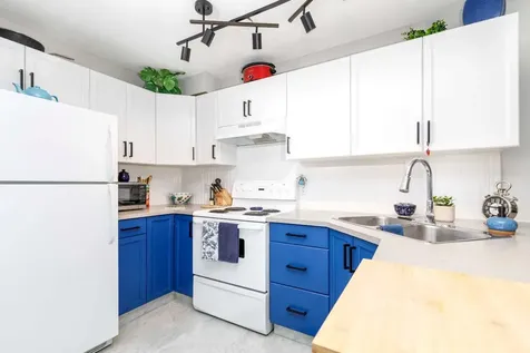 5220 50A Avenue Sylvan Lake AB T4S 1E5