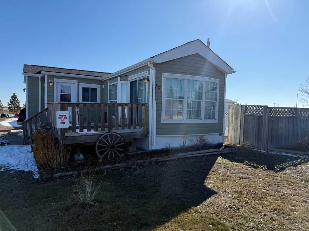 36 Roseglen Drive Rosemary AB T0J 2W0