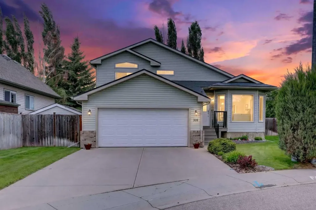 308 Cambridge Place Strathmore AB T1P 1S1