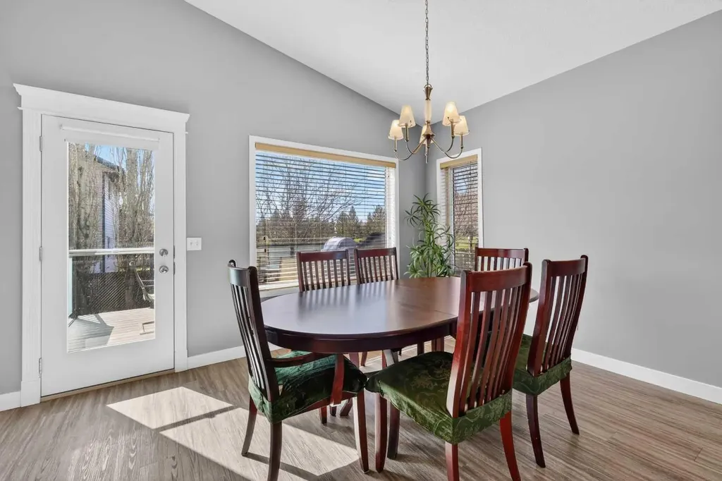308 Cambridge Place Strathmore AB T1P 1S1