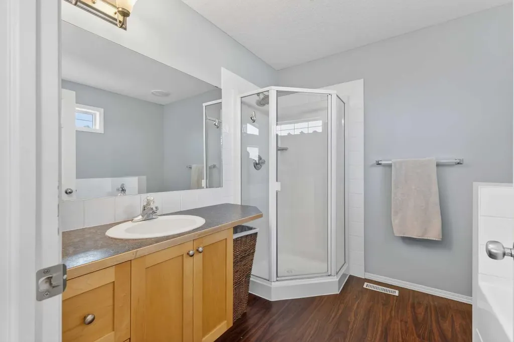 308 Cambridge Place Strathmore AB T1P 1S1