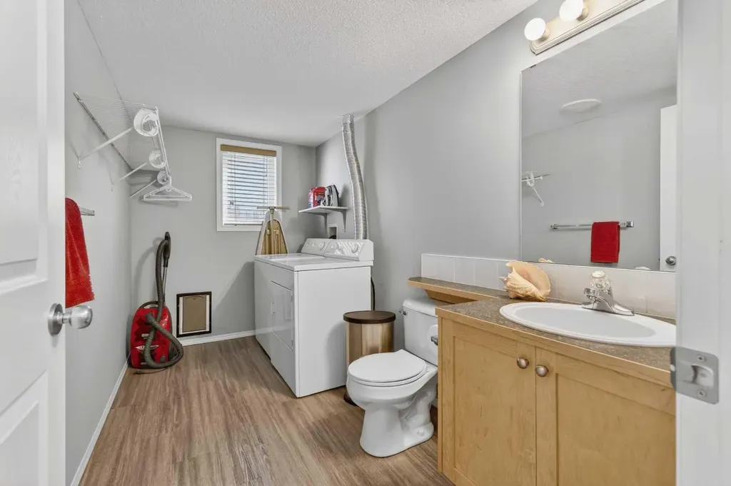 308 Cambridge Place Strathmore AB T1P 1S1