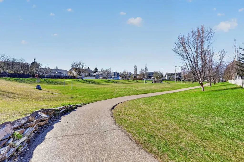 308 Cambridge Place Strathmore AB T1P 1S1