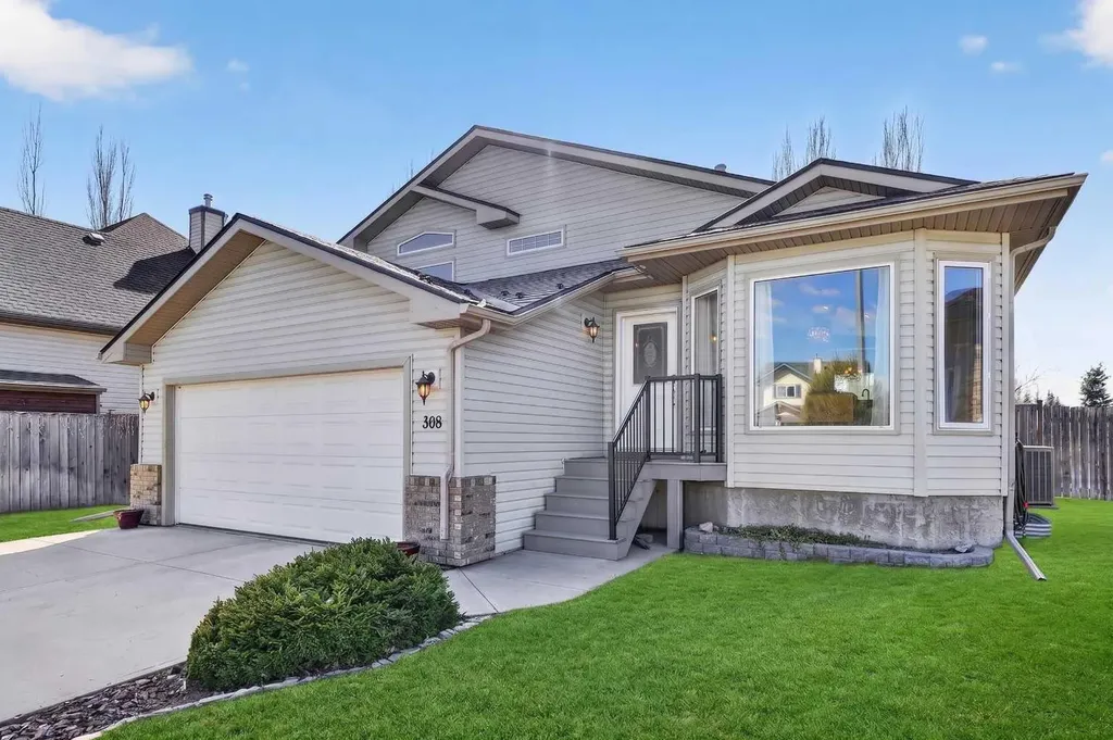 308 Cambridge Place Strathmore AB T1P 1S1