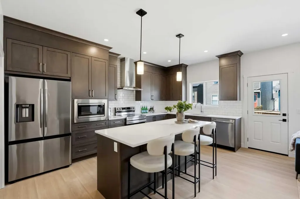 147 Homestead Circle NE Calgary AB T3J 5W1