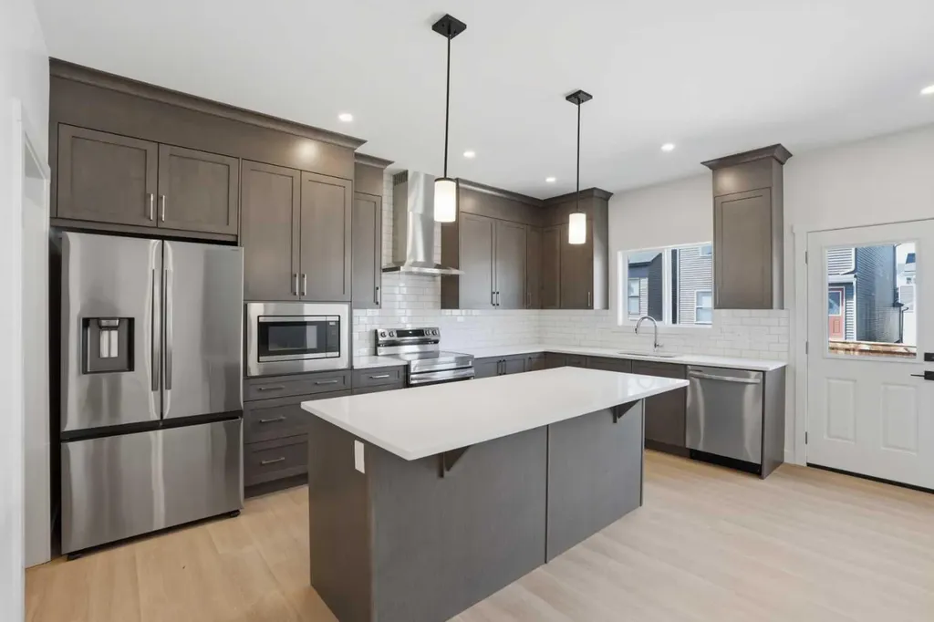147 Homestead Circle NE Calgary AB T3J 5W1