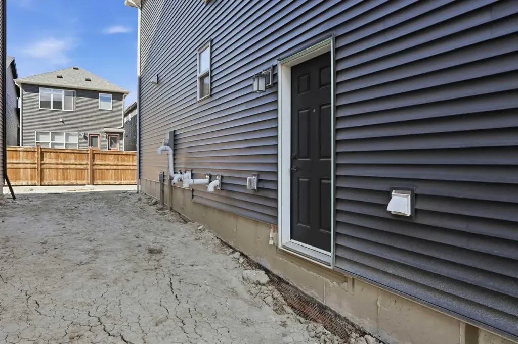 147 Homestead Circle NE Calgary AB T3J 5W1
