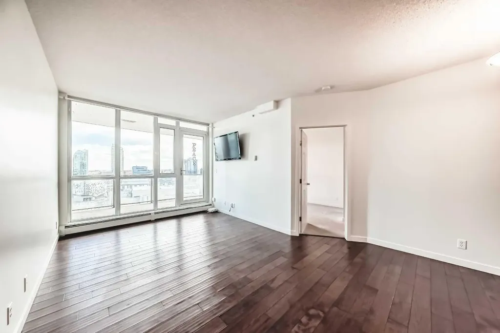 325 3 Street SE Calgary AB T2G0T9