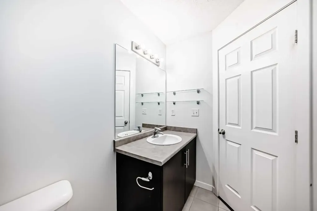 325 3 Street SE Calgary AB T2G0T9