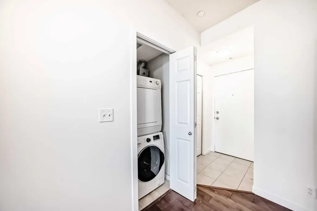 325 3 Street SE Calgary AB T2G0T9