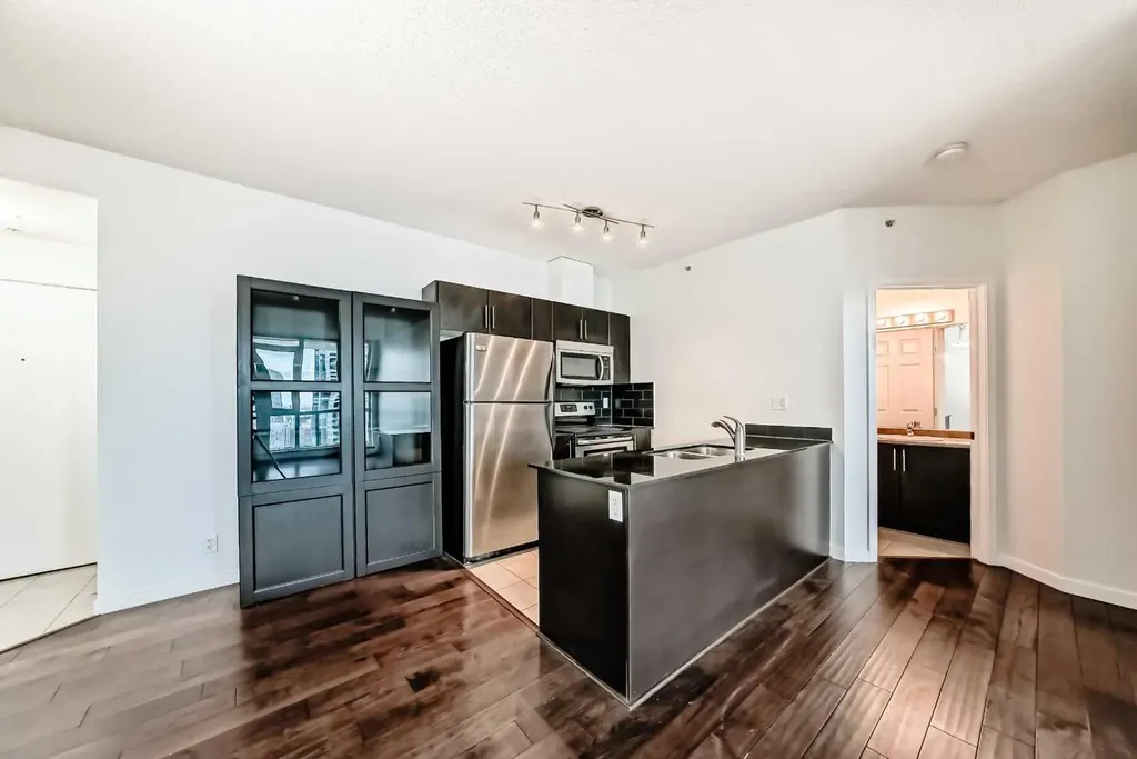 325 3 Street SE Calgary AB T2G0T9