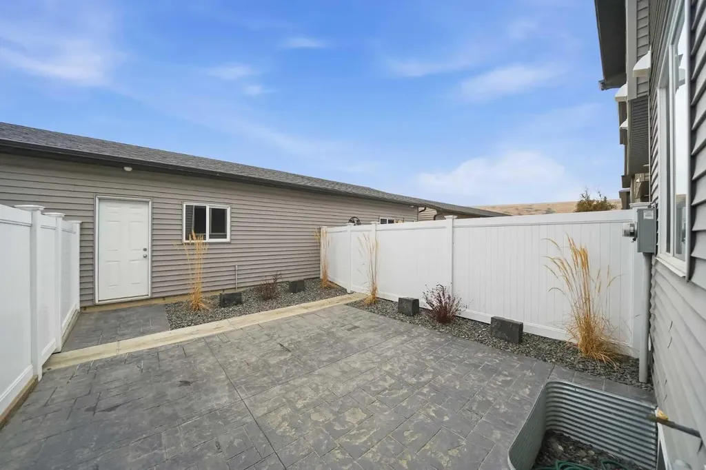 171 Wolf Creek Avenue SE Calgary AB T2X 4V1