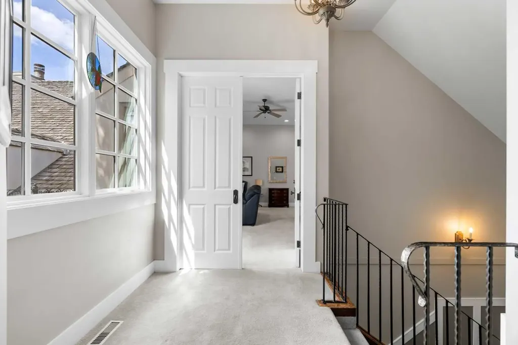 12821 Canso Crescent SW Calgary AB T2W 3B1