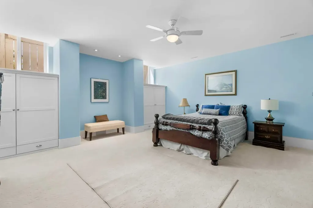12821 Canso Crescent SW Calgary AB T2W 3B1
