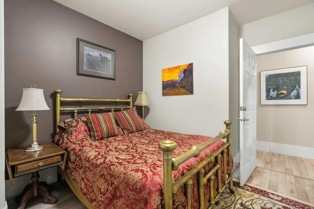 12821 Canso Crescent SW Calgary AB T2W 3B1