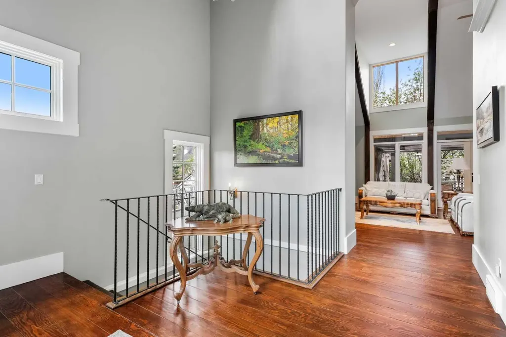 12821 Canso Crescent SW Calgary AB T2W 3B1