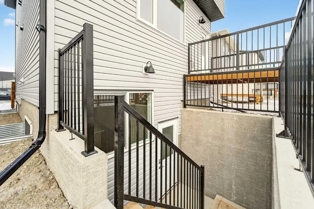 2541 16 Avenue N Coaldale AB T1M 0G7