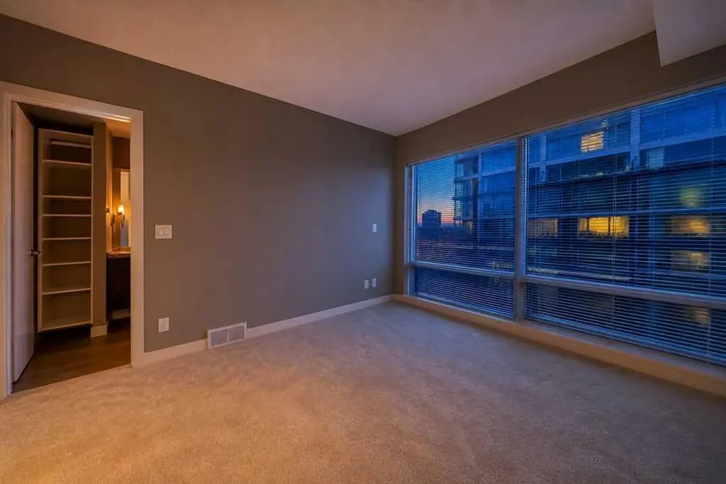 215 13 Avenue SW Calgary AB T2R0V6