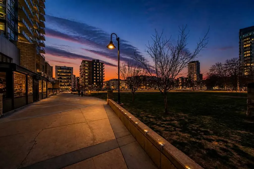 215 13 Avenue SW Calgary AB T2R0V6