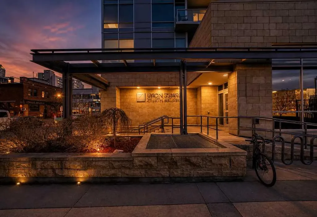 215 13 Avenue SW Calgary AB T2R0V6