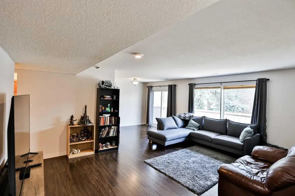 2207 8 Avenue S Lethbridge AB T1J 4G1